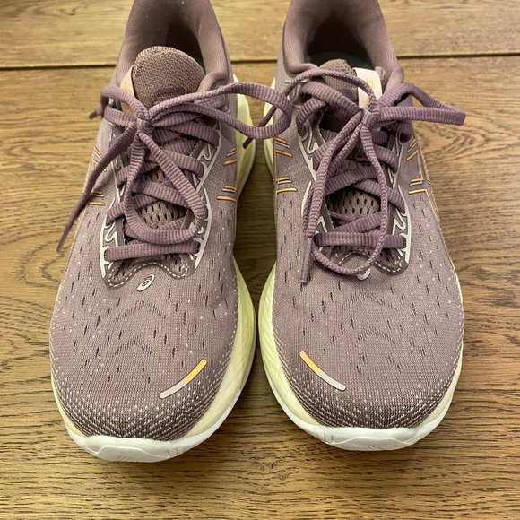 Asics Shoes - ASICS Women's Gel Cumulus LIKE NEW only wore 2x